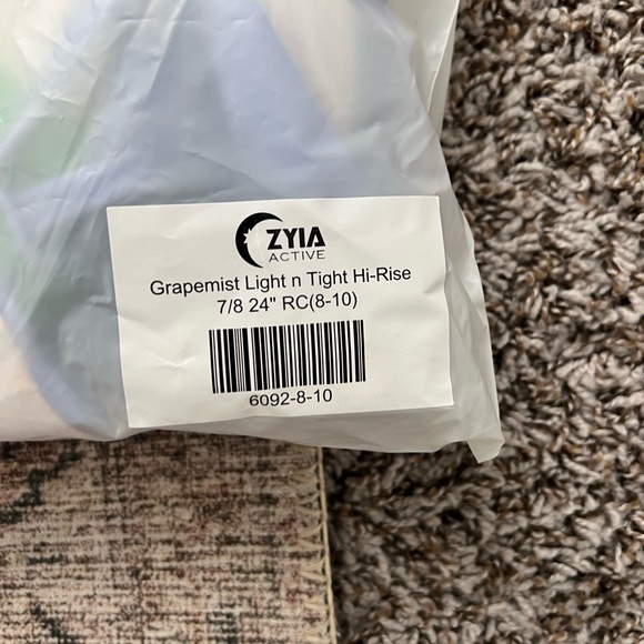 ZYIA Grapemist Light n Tight Tri-Pocket Hi-Rise 7/8 24" - Picture 6 of 6